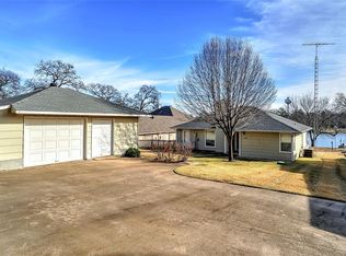 110 Blackfoot Trl, Lake Kiowa, TX 76240