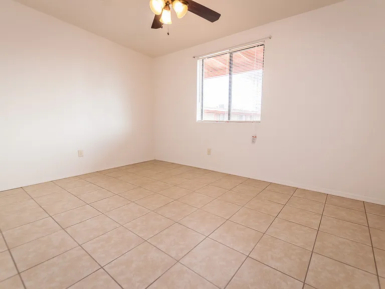 3799 E Foothills Dr — Photo 11