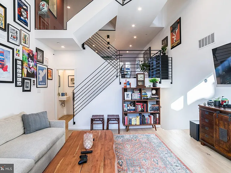1705 Annin St — Photo 3