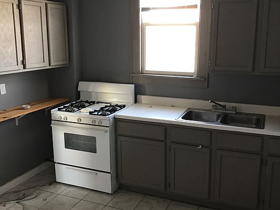 5th image of 1633-37 Roberts Ave #3F