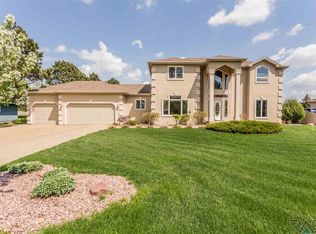 2904 S Duchess Ave, Sioux Falls, SD 57103