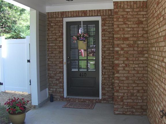 3rd image of 410 Aerif Pl