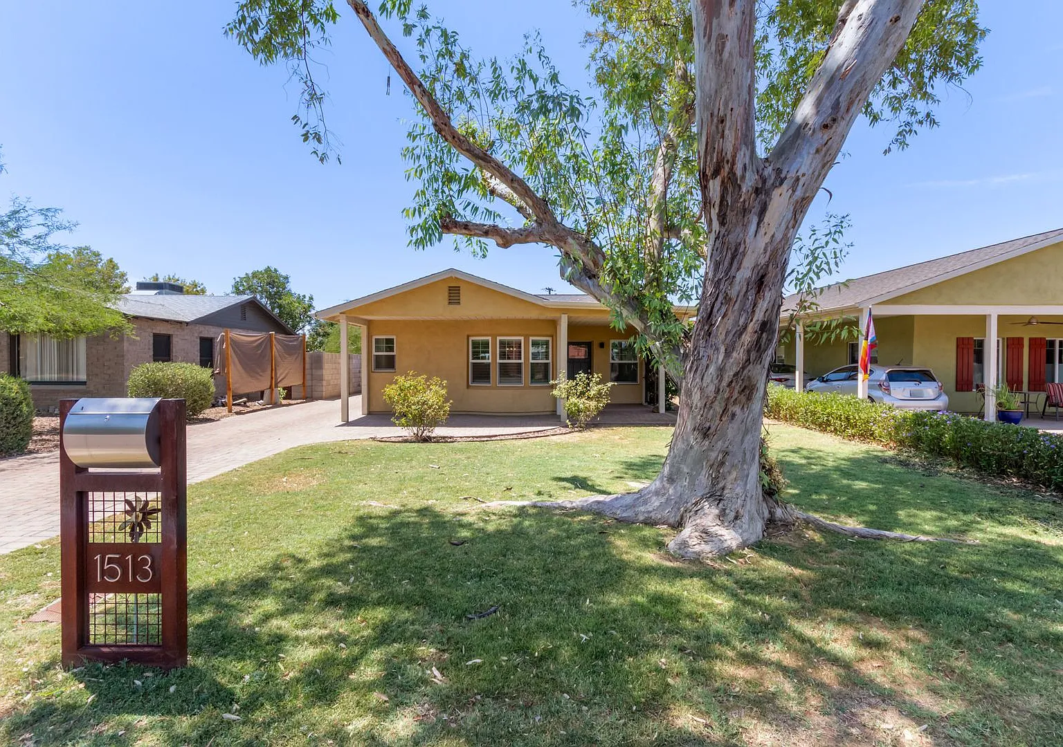 Beautifully renovated 3 bedroom main home w/casita — Photo 3