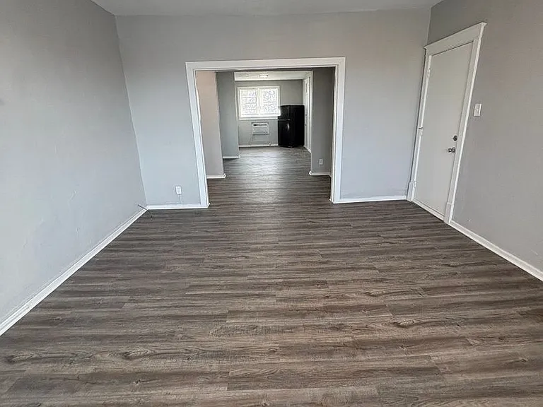 3954 S Grand Blvd — Photo 3