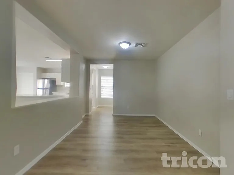 12601 W Pershing St — Photo 5