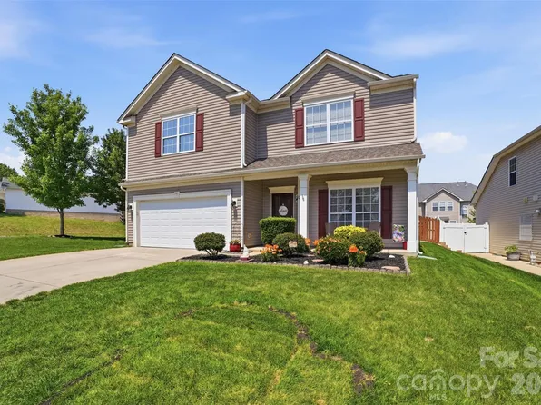 1464 Moss Creek Dr, Harrisburg, NC 28075