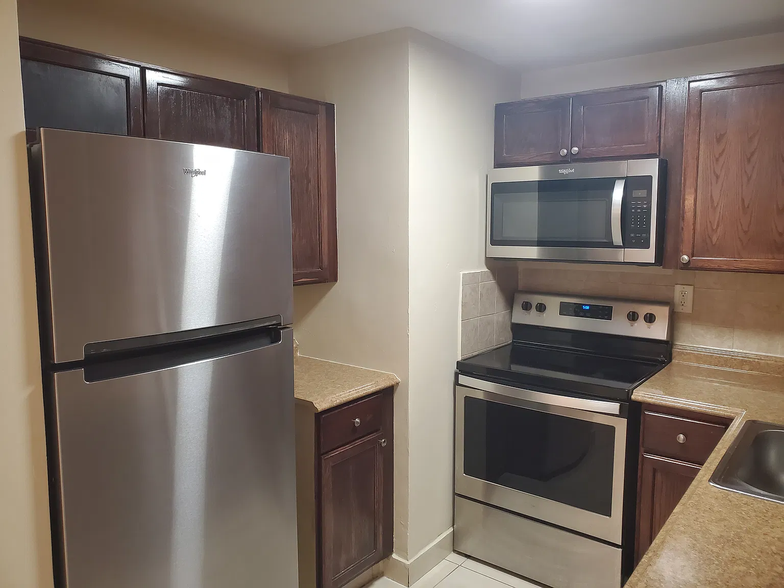 2 bed, 835 sqft, $2,250 — Photo 3