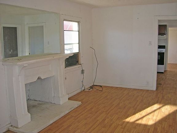 Living Room w/Fireplace