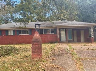 1605 Coker Hampton Dr, Stuttgart, AR 72160