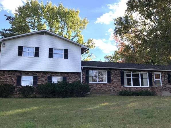 2 Fairway Dr, Mount Vernon, IL 62864