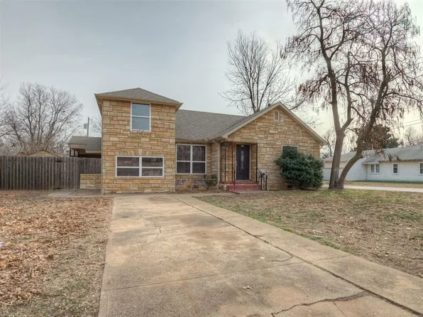 727 S 16th St, Chickasha, OK 73018