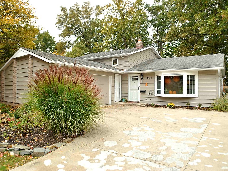 1st image of 8674 Ashwood Dr