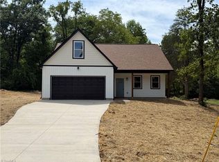 176 Old Fisher Ferry Rd, Thomasville, NC 27360