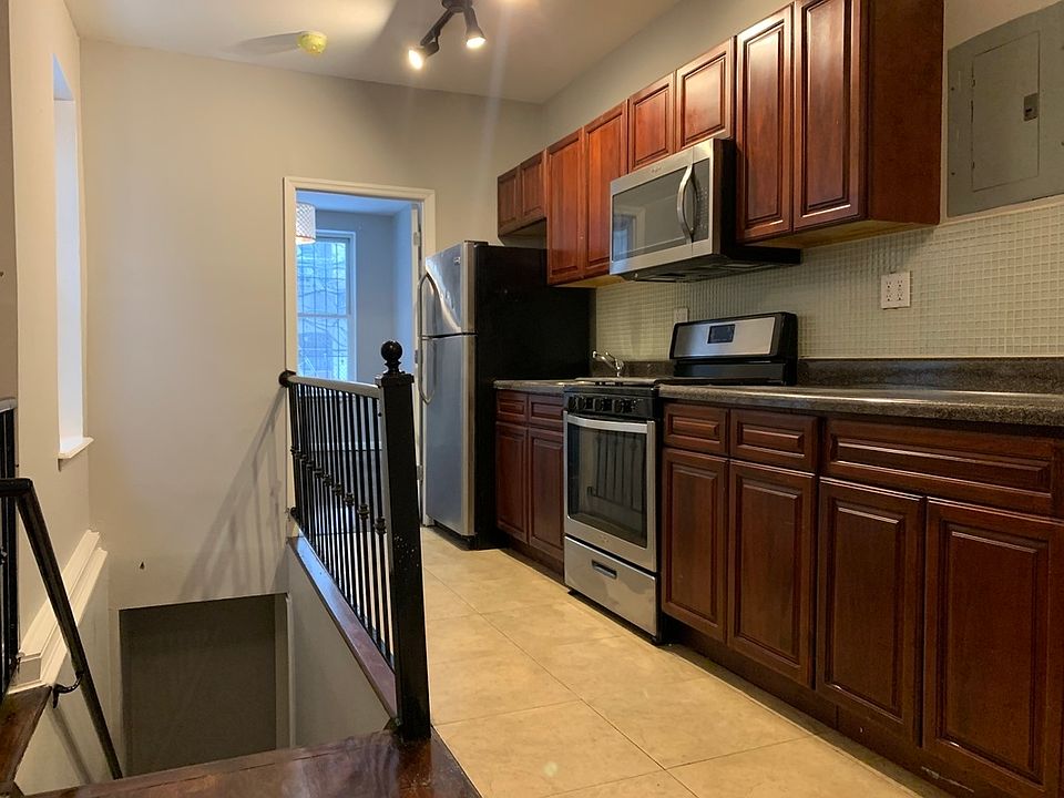 1st image of 1257 Lincoln Pl #3A