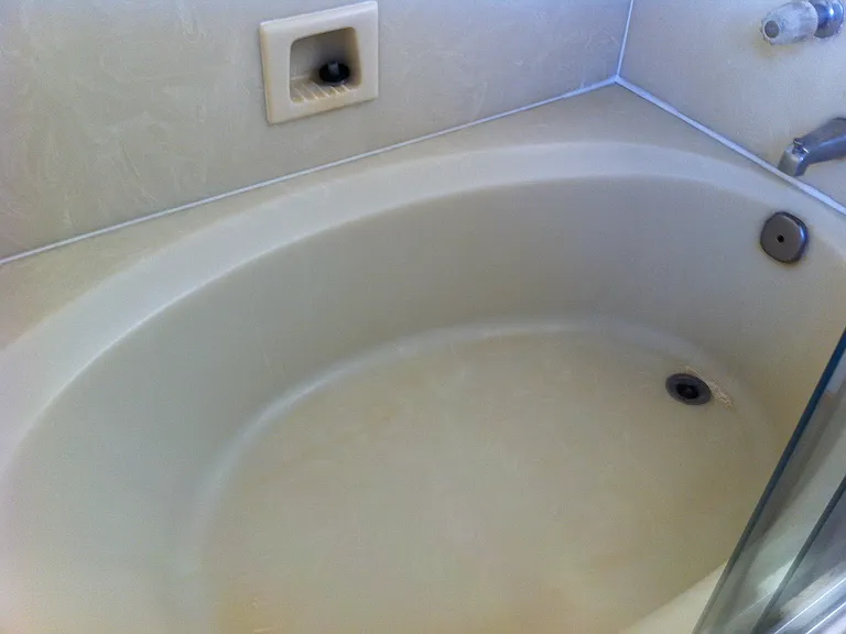 PRIMARY BEDRM TUB