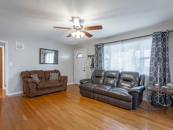 4th image of 358 Oakwood Ter
