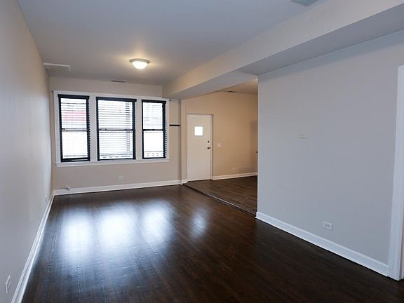 2nd image of 4655 N Lincoln Ave #2