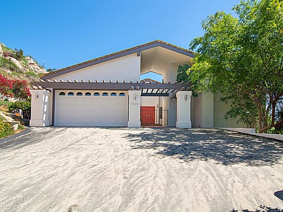 2nd image of 1508 Merritt Dr