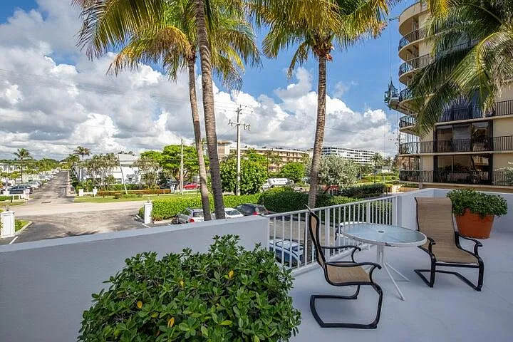 2 bed, 2.5 bath, 1645 sqft, $4,800 — Photo 2