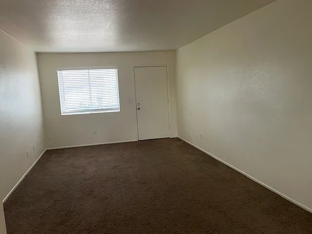 2 bed, 750 sqft, $1,100 — Photo 2