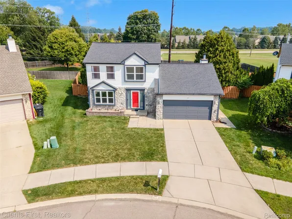 151 Dawson Ct, Westland, MI 48186