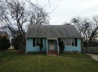 9 S Wisconsin Ave, Addison, IL 60101