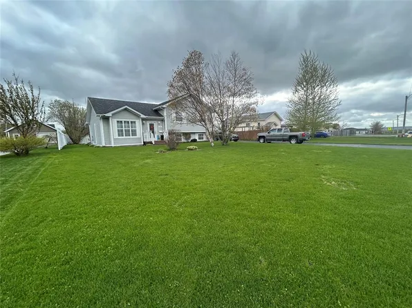 26 Finn Avenue, Grand Falls-Windsor, NL A2A2M8