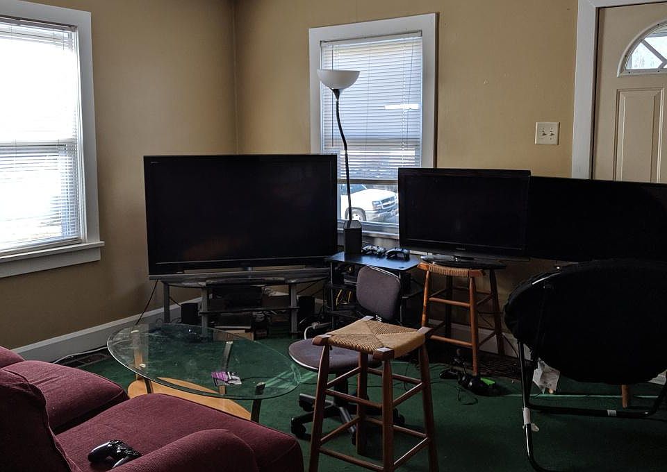 2nd image of 1708 N Rosewood Ave