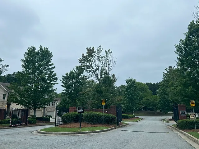 517 Jefferson Chase St SE — Photo 32
