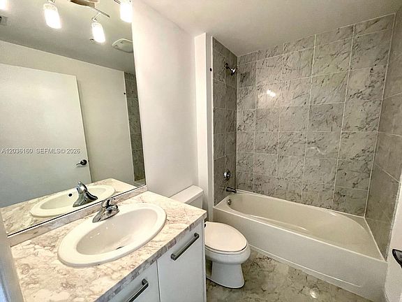 4th image of 253 NE 2nd St APT 2108