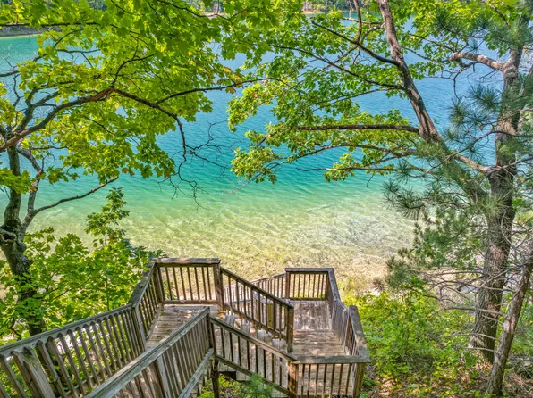 1848 Lake Club Dr, Gaylord, MI 49735