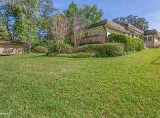 1090 Knoll Dr W, Jacksonville, FL 32221