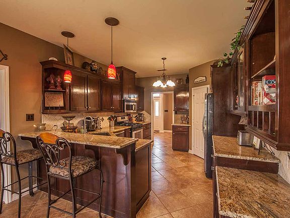 4th image of 1203 Acapulco Ln