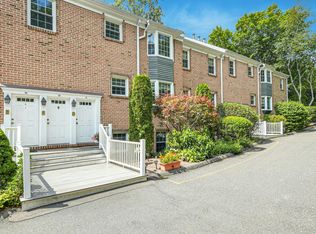 3 Valley View Rd APT 41, Norwalk, CT 06851