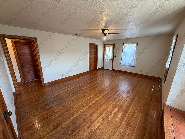 1620 Gidding St — Photo 7