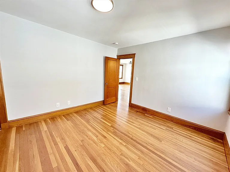 75 Governor Winthrop Rd — Photo 33