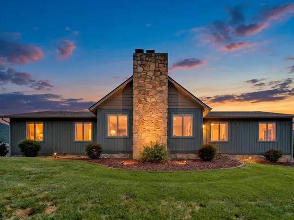 2418 Horsepen Mountain Cir, Vinton, VA 24179