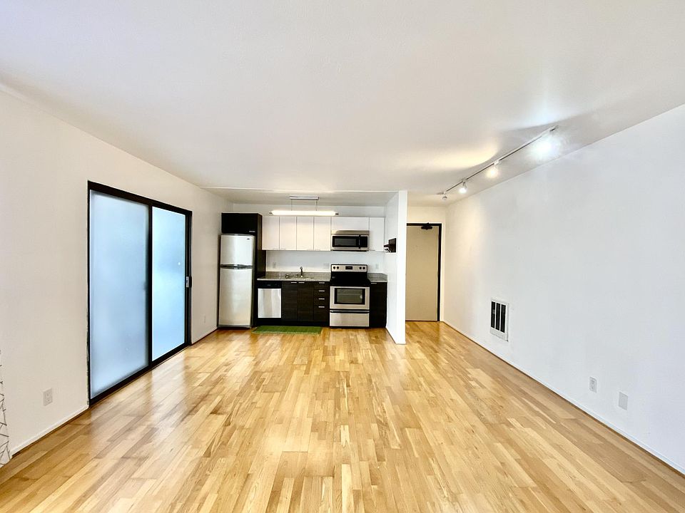1st image of 2173 California St #202