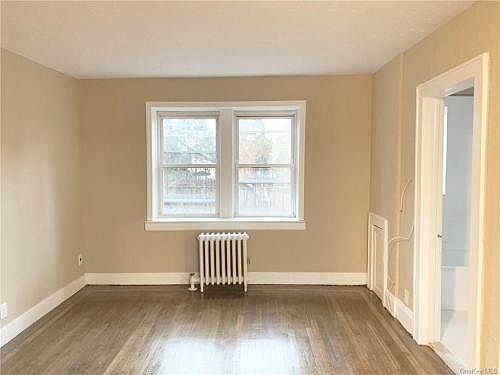3rd image of 10 Oakridge Pl APT 1B