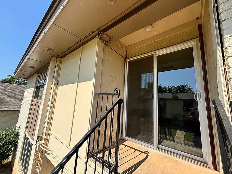 1717 E Lindsey St — Photo 29
