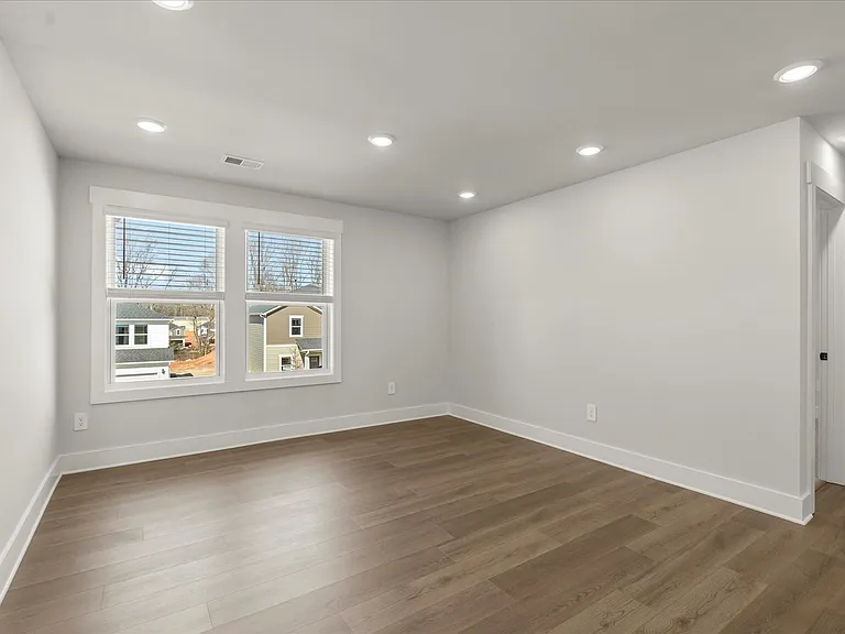 537 Cozy Bluff Rd — Photo 8