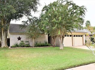 915 Holly Hall Dr, Richmond, TX 77406