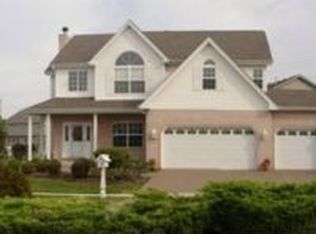 11048 Fountain Hill Dr, Orland Park, IL 60467
