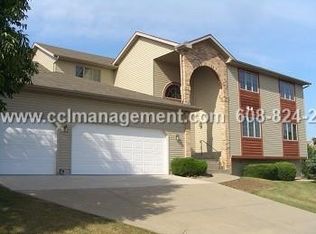 5791 Chapel Valley Rd, Fitchburg, WI 53711