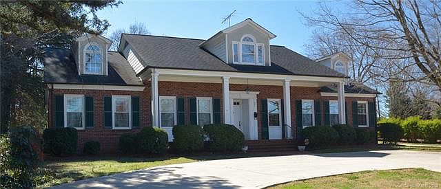 1st image of 437 Summit Ave