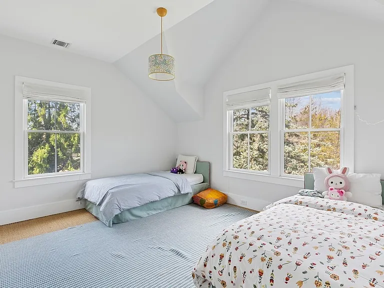 18 Dickerson Dr — Photo 15
