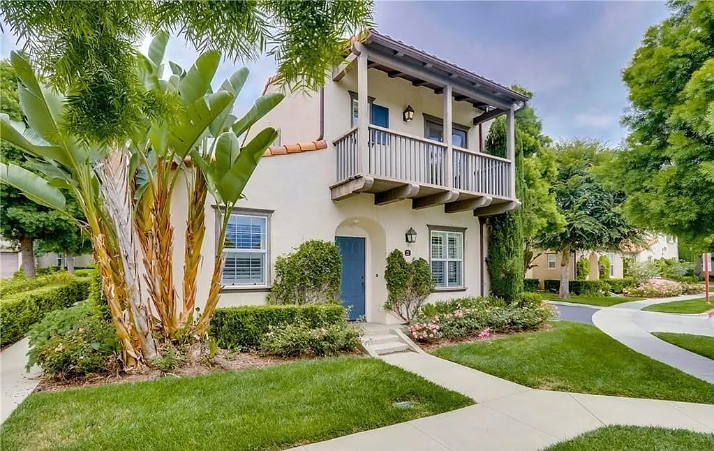 2 bed, 2.5 bath, 1217 sqft, $4,195 — Photo 2