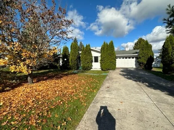 351 E School St, Pickford, MI 49774