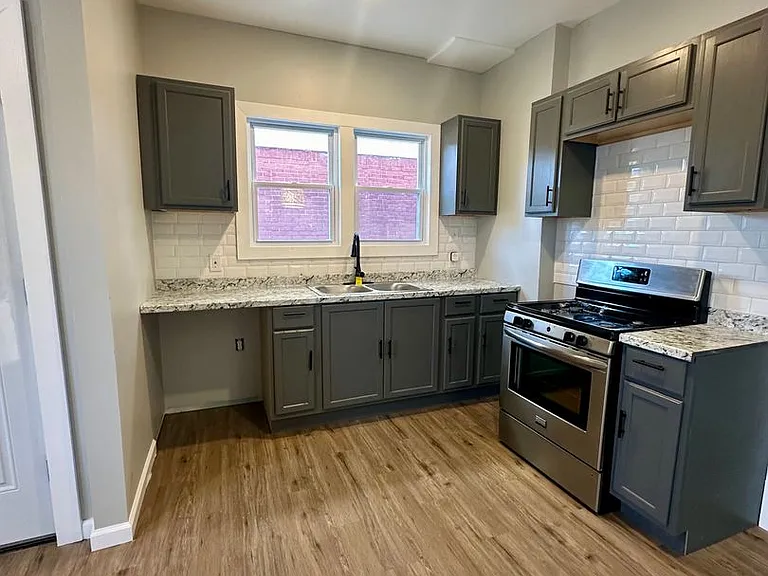 2634 Lawrence St — Photo 3