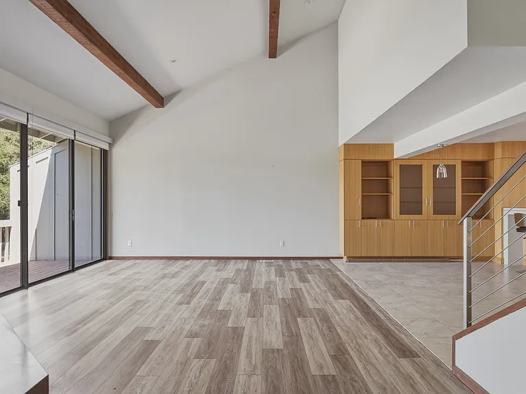 28000 Oakshire Dr — Photo 5